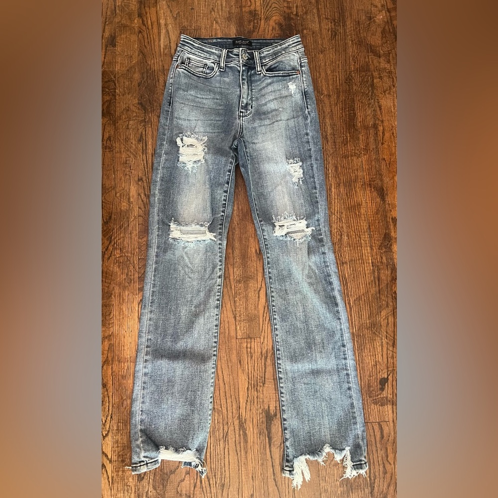 Judy Blue Blue Straight Leg Jeans with Vintage Distressing